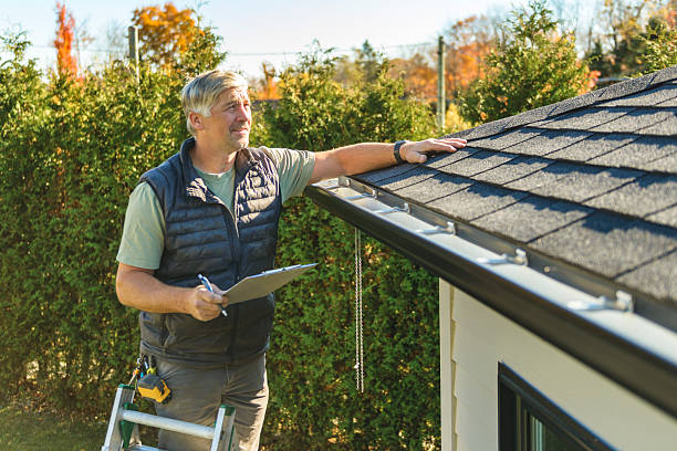 Professional Emergency Roof Repair technician working in Porter Ranch, CA